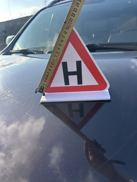 ЗНАК "Н" (сторона 20 см) ОБ'ЄМНИЙ НА КРИШУ АВТО НА МАГНІТІ ЗЙОМНИЙ