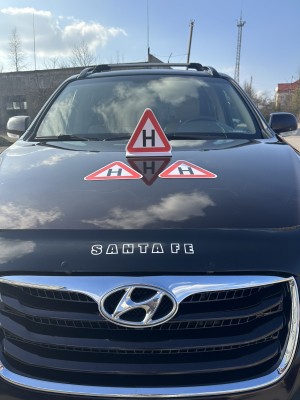 НАБІР ЗНАКІВ ДЛЯ НАВЧАЛЬНОГО АВТО 2 ШТ 2 МАЛЕНЬКИХ ТРИКУТНИКА + "Н" НА ДАХ  МАГНІТНІ